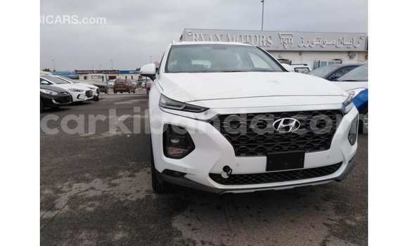 Gura Imported Hyundai Santa Fe White Imodoka i Import - Dubai mu Uganda Gura Imported Hyundai Santa Fe White Imodoka i Import - Dubai mu Uganda