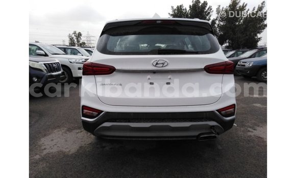 Gura Imported Hyundai Santa Fe White Imodoka i Import - Dubai mu Uganda Gura Imported Hyundai Santa Fe White Imodoka i Import - Dubai mu Uganda