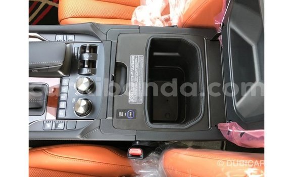 Acheter Import Voiture Lexus LX Blanc à Import - Dubai, Ouganda Acheter Import Voiture Lexus LX Blanc à Import - Dubai, Ouganda