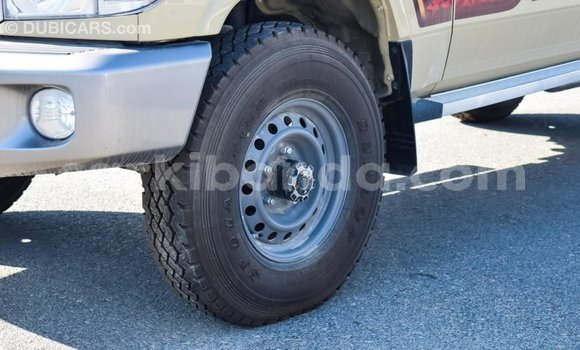 Gura Imported Toyota Land Cruiser Beige Imodoka i Import - Dubai mu Uganda Gura Imported Toyota Land Cruiser Beige Imodoka i Import - Dubai mu Uganda