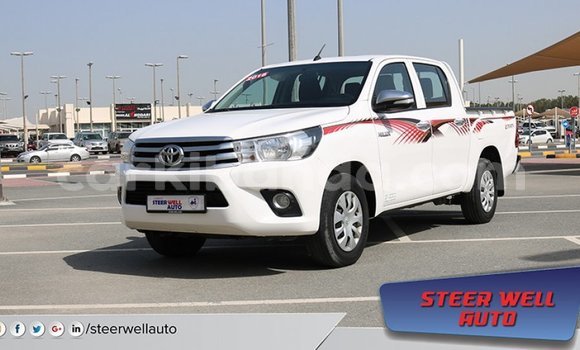 Gura Imported Toyota Hilux White Imodoka i Import - Dubai mu Uganda Gura Imported Toyota Hilux White Imodoka i Import - Dubai mu Uganda