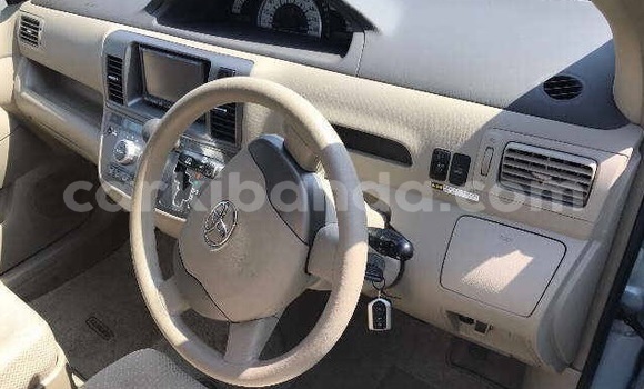 Acheter Import Voiture Toyota Raum Bleu à Kampala, Ouganda Acheter Import Voiture Toyota Raum Bleu à Kampala, Ouganda