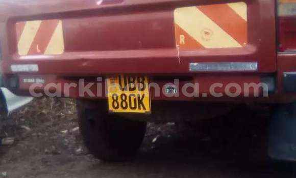 Nunua Mpya Toyota Hilux Nyekundu Gari ndani ya Kampala nchini Uganda Nunua Mpya Toyota Hilux Nyekundu Gari ndani ya Kampala nchini Uganda