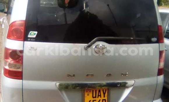 Nunua Ilio tumika Toyota Noah Fedha Gari ndani ya Kampala nchini Uganda Nunua Ilio tumika Toyota Noah Fedha Gari ndani ya Kampala nchini Uganda