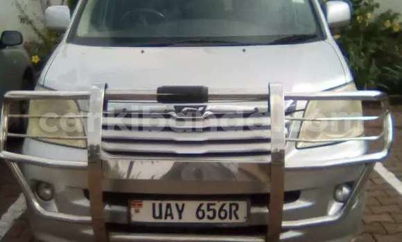 Nunua Ilio tumika Toyota Noah Fedha Gari ndani ya Kampala nchini Uganda Nunua Ilio tumika Toyota Noah Fedha Gari ndani ya Kampala nchini Uganda