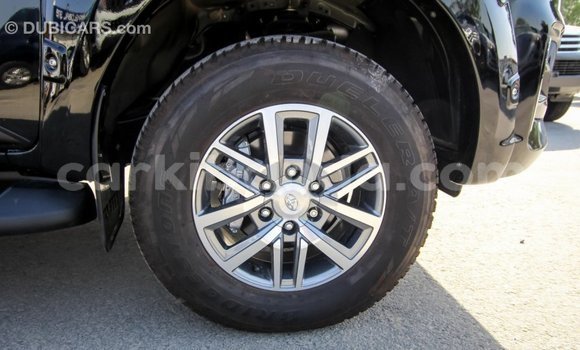 Gura Imported Toyota Land Cruiser Black Imodoka i Import - Dubai mu Uganda Gura Imported Toyota Land Cruiser Black Imodoka i Import - Dubai mu Uganda