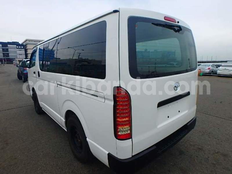 Big with watermark van4