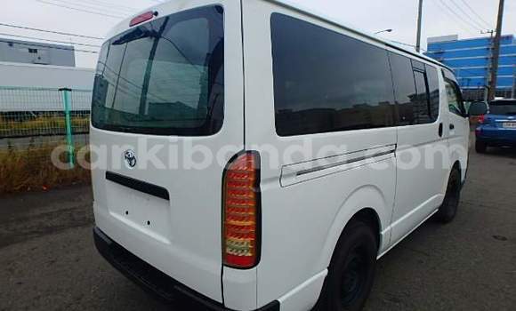 Buy Used Toyota Hiace White Car in Kampala in Uganda Buy Used Toyota Hiace White Car in Kampala in Uganda