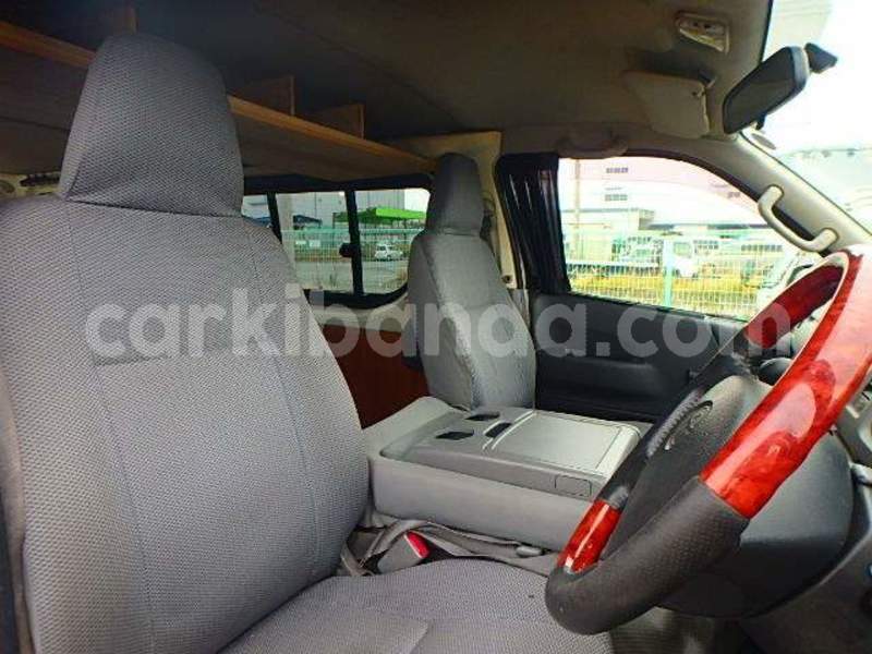 Big with watermark van8