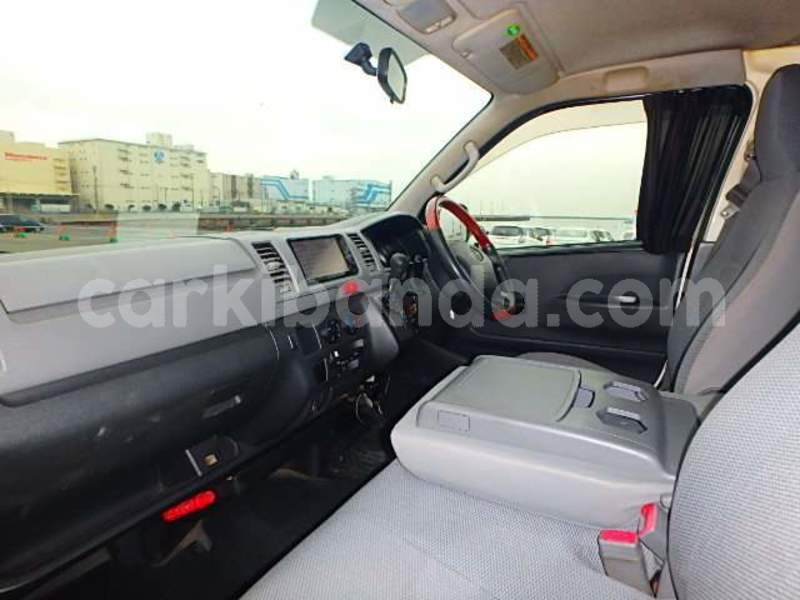 Big with watermark van9