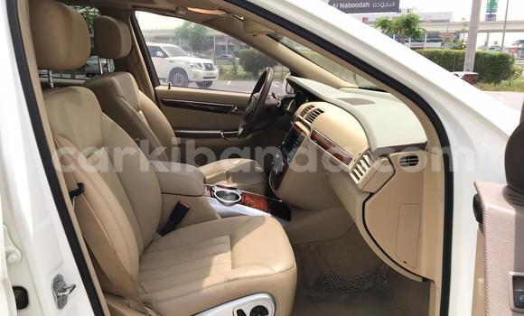 Buy Used Mercedes‒Benz R–Class White Car in Import - Dubai in Uganda Buy Used Mercedes‒Benz R–Class White Car in Import - Dubai in Uganda