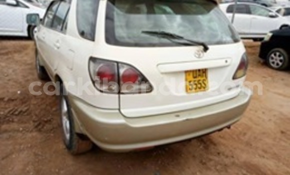 Buy Used Toyota Harrier White Car in Kampala in Uganda Buy Used Toyota Harrier White Car in Kampala in Uganda