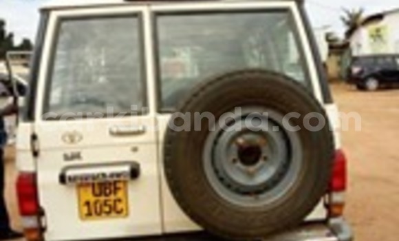 Buy Used Toyota Land Cruiser White Car in Kampala in Uganda Buy Used Toyota Land Cruiser White Car in Kampala in Uganda