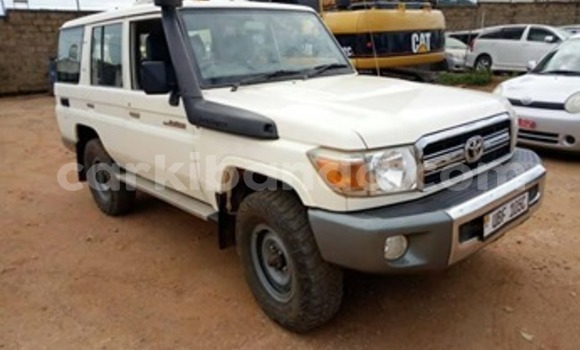 Buy Used Toyota Land Cruiser White Car in Kampala in Uganda Buy Used Toyota Land Cruiser White Car in Kampala in Uganda