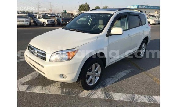 Buy Import Toyota 4Runner White Car in Import - Dubai in Uganda Buy Import Toyota 4Runner White Car in Import - Dubai in Uganda