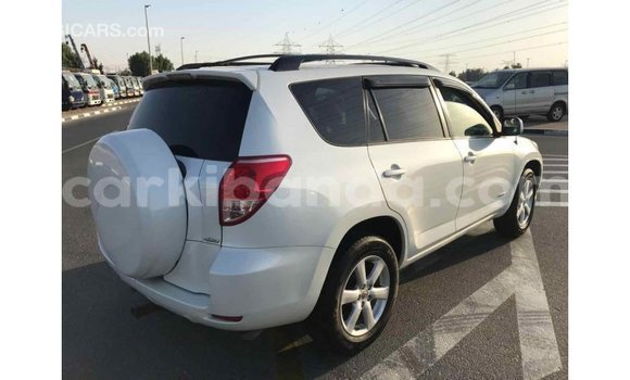 Buy Import Toyota 4Runner White Car in Import - Dubai in Uganda Buy Import Toyota 4Runner White Car in Import - Dubai in Uganda