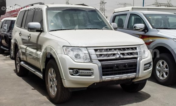 Gura Imported Mitsubishi Pajero White Imodoka i Import - Dubai mu Uganda Gura Imported Mitsubishi Pajero White Imodoka i Import - Dubai mu Uganda