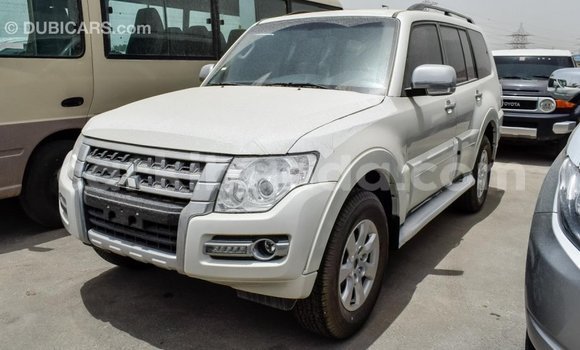 Gura Imported Mitsubishi Pajero White Imodoka i Import - Dubai mu Uganda Gura Imported Mitsubishi Pajero White Imodoka i Import - Dubai mu Uganda