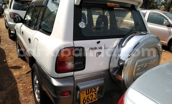 Buy Used Toyota RAV4 White Car in Kampala in Uganda Buy Used Toyota RAV4 White Car in Kampala in Uganda