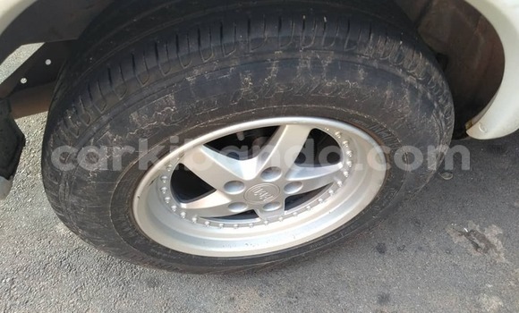 Buy Used Toyota RAV4 White Car in Kampala in Uganda Buy Used Toyota RAV4 White Car in Kampala in Uganda