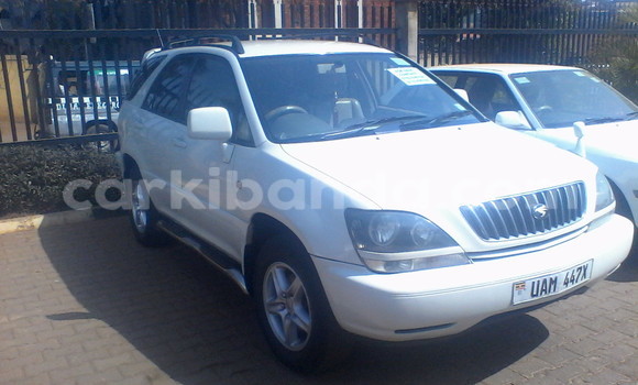 Gura Yakoze Toyota Harrier White Imodoka i Arua mu Uganda Gura Yakoze Toyota Harrier White Imodoka i Arua mu Uganda