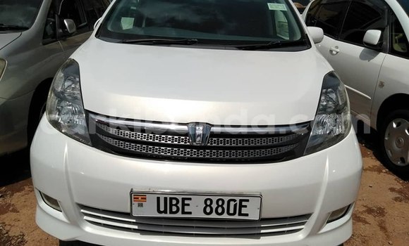 Buy Used Toyota ISis White Car in Kampala in Uganda Buy Used Toyota ISis White Car in Kampala in Uganda