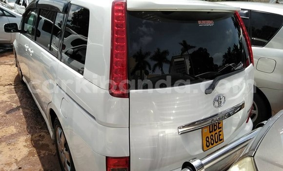 Buy Used Toyota ISis White Car in Kampala in Uganda Buy Used Toyota ISis White Car in Kampala in Uganda