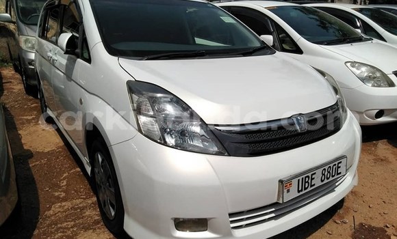 Buy Used Toyota ISis White Car in Kampala in Uganda Buy Used Toyota ISis White Car in Kampala in Uganda