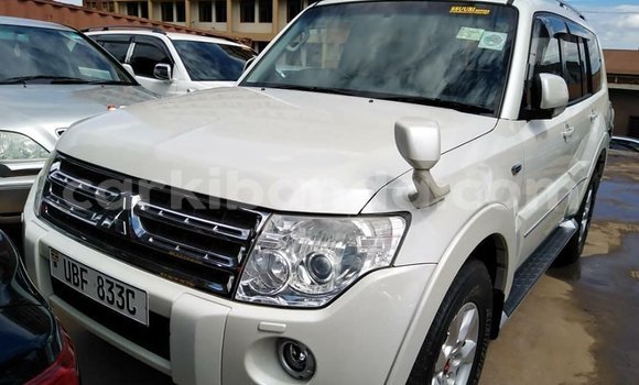 Buy Used Mitsubishi Pajero White Car in Kampala in Uganda Buy Used Mitsubishi Pajero White Car in Kampala in Uganda