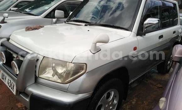 Buy Used Mitsubishi Pajero White Car in Kampala in Uganda Buy Used Mitsubishi Pajero White Car in Kampala in Uganda
