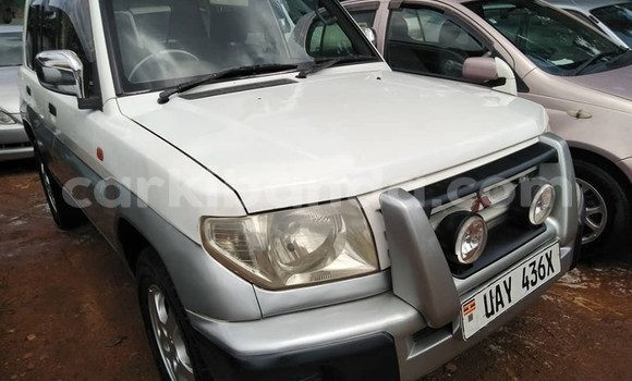 Buy Used Mitsubishi Pajero White Car in Kampala in Uganda Buy Used Mitsubishi Pajero White Car in Kampala in Uganda