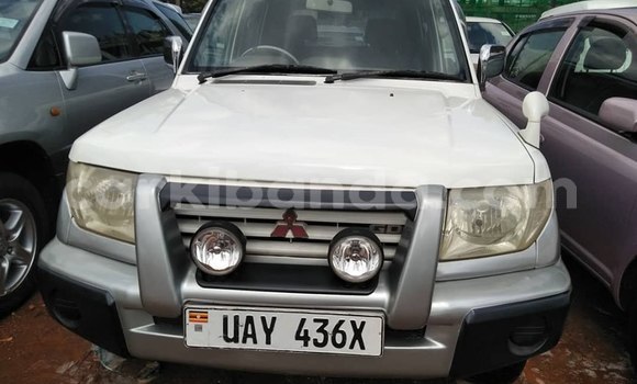 Buy Used Mitsubishi Pajero White Car in Kampala in Uganda Buy Used Mitsubishi Pajero White Car in Kampala in Uganda
