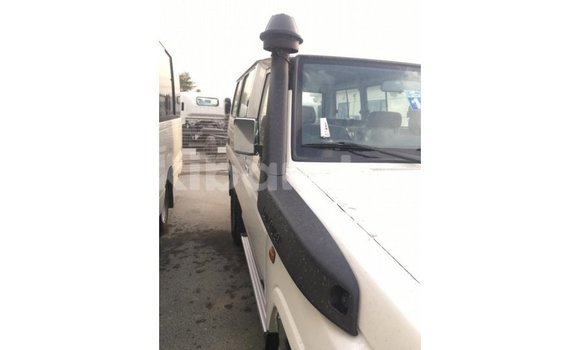 Buy Import Toyota Land Cruiser White Car in Import - Dubai in Uganda Buy Import Toyota Land Cruiser White Car in Import - Dubai in Uganda