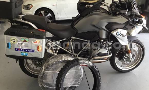 Gura Yakoze BMW R1200GS Adventure Black Bike i Kampala mu Uganda Gura Yakoze BMW R1200GS Adventure Black Bike i Kampala mu Uganda