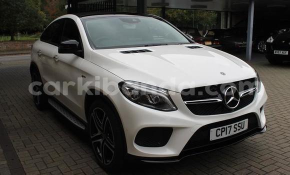 Gura Yakoze Mercedes‒Benz GLE White Imodoka i Kampala mu Uganda Gura Yakoze Mercedes‒Benz GLE White Imodoka i Kampala mu Uganda
