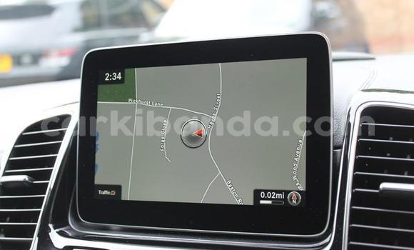 Gura Yakoze Mercedes‒Benz GLE White Imodoka i Kampala mu Uganda Gura Yakoze Mercedes‒Benz GLE White Imodoka i Kampala mu Uganda