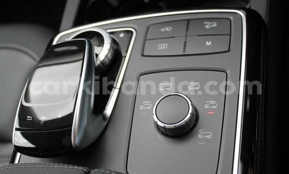 Gura Yakoze Mercedes‒Benz GLE White Imodoka i Kampala mu Uganda Gura Yakoze Mercedes‒Benz GLE White Imodoka i Kampala mu Uganda