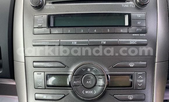 Gura Yakoze Toyota Auris Silver Imodoka i Kampala mu Uganda Gura Yakoze Toyota Auris Silver Imodoka i Kampala mu Uganda