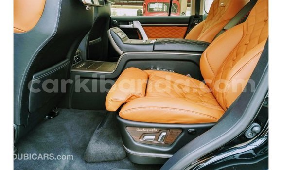 Acheter Import Voiture Toyota Land Cruiser Noir à Import - Dubai, Ouganda Acheter Import Voiture Toyota Land Cruiser Noir à Import - Dubai, Ouganda