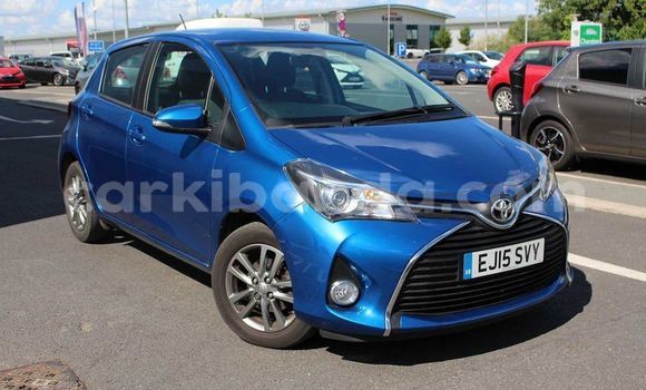 Gura Yakoze Toyota Yaris Blue Imodoka i Kampala mu Uganda Gura Yakoze Toyota Yaris Blue Imodoka i Kampala mu Uganda