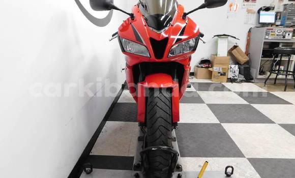 Buy Used Honda CBR 1000 RR Red Bike in Kampala in Uganda Buy Used Honda CBR 1000 RR Red Bike in Kampala in Uganda