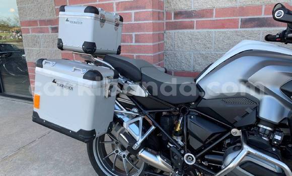 Buy Used BMW R1200GS Adventure Beige Bike in Kampala in Uganda Buy Used BMW R1200GS Adventure Beige Bike in Kampala in Uganda