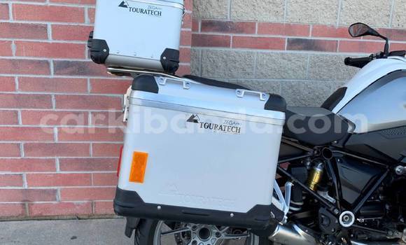 Buy Used BMW R1200GS Adventure Beige Bike in Kampala in Uganda Buy Used BMW R1200GS Adventure Beige Bike in Kampala in Uganda