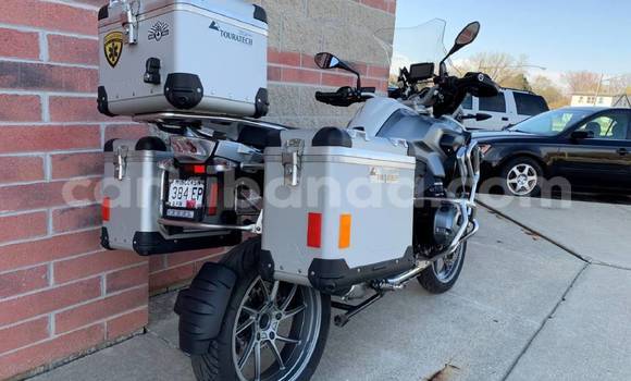 Buy Used BMW R1200GS Adventure Beige Bike in Kampala in Uganda Buy Used BMW R1200GS Adventure Beige Bike in Kampala in Uganda