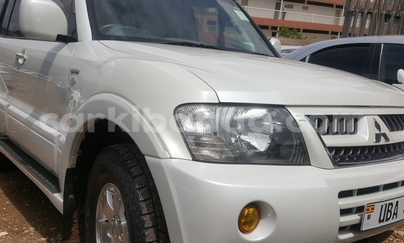 Buy Used Mitsubishi Pajero White Car in Kampala in Uganda Buy Used Mitsubishi Pajero White Car in Kampala in Uganda