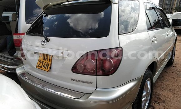 Buy Used Toyota Harrier White Car in Kampala in Uganda Buy Used Toyota Harrier White Car in Kampala in Uganda