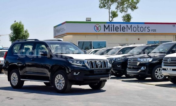 Nunua Mpya Toyota Land Cruiser Prado Nyeusi Gari ndani ya Import - Dubai nchini Uganda Nunua Mpya Toyota Land Cruiser Prado Nyeusi Gari ndani ya Import - Dubai nchini Uganda