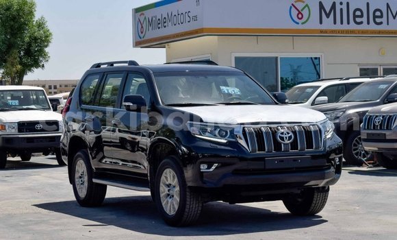 Nunua Mpya Toyota Land Cruiser Prado Nyeusi Gari ndani ya Import - Dubai nchini Uganda Nunua Mpya Toyota Land Cruiser Prado Nyeusi Gari ndani ya Import - Dubai nchini Uganda