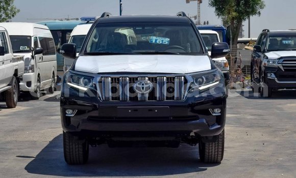 Nunua Mpya Toyota Land Cruiser Prado Nyeusi Gari ndani ya Import - Dubai nchini Uganda Nunua Mpya Toyota Land Cruiser Prado Nyeusi Gari ndani ya Import - Dubai nchini Uganda