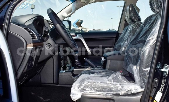 Nunua Mpya Toyota Land Cruiser Prado Nyeusi Gari ndani ya Import - Dubai nchini Uganda Nunua Mpya Toyota Land Cruiser Prado Nyeusi Gari ndani ya Import - Dubai nchini Uganda